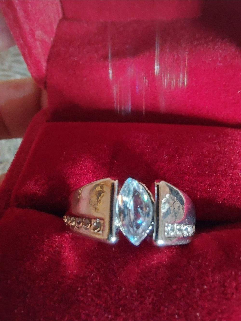 LOVELY Ringʻþ⁴ - Picture 4 of 8